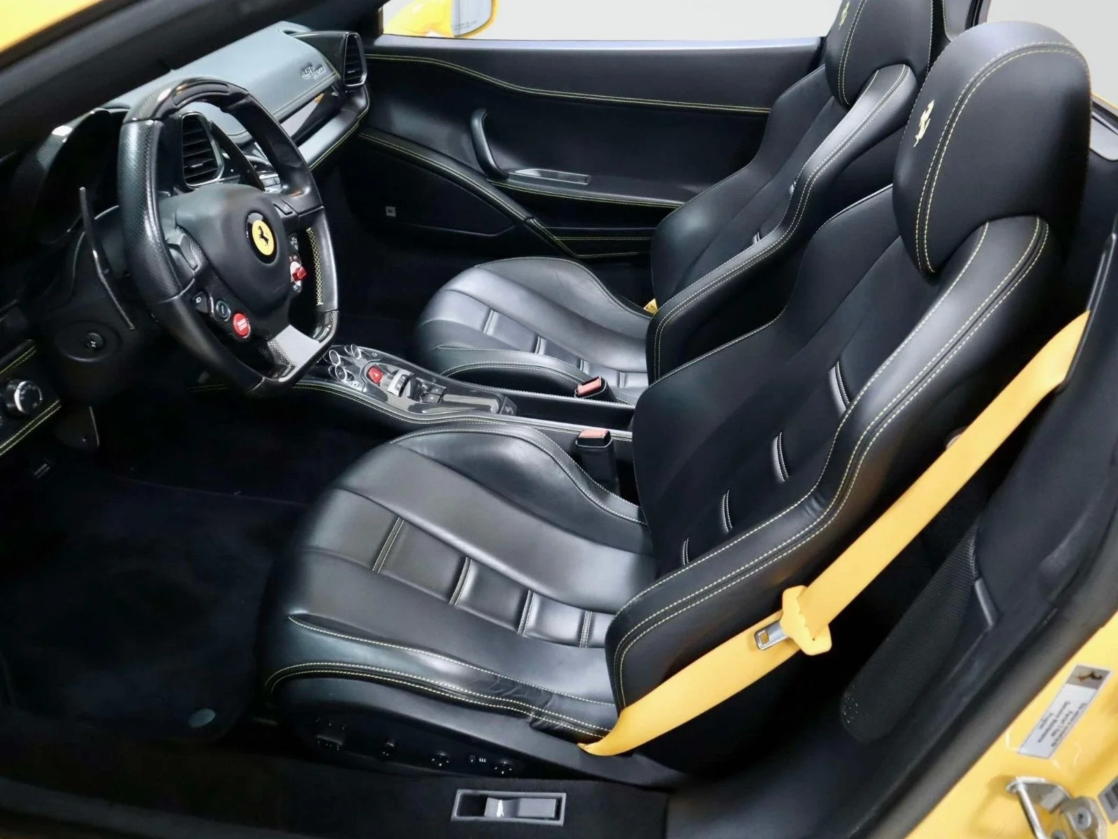 Used 2013 Giallo Modena Ferrari  image 19
