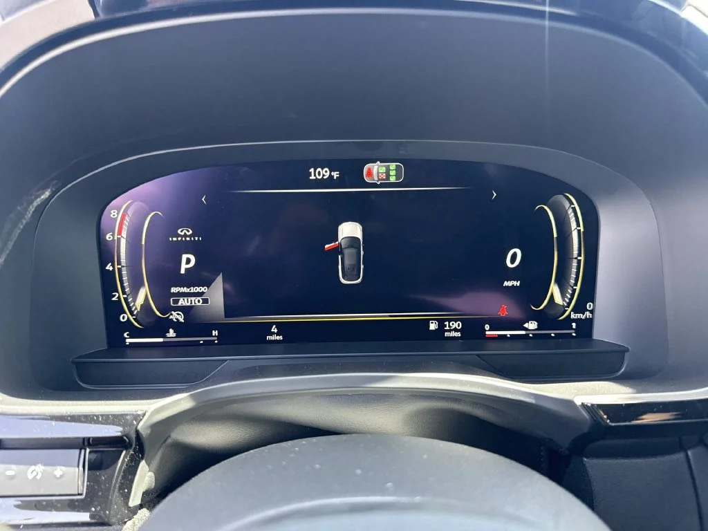 New 2027 RADIANT WHITE INFINITI Luxe AWD image 12