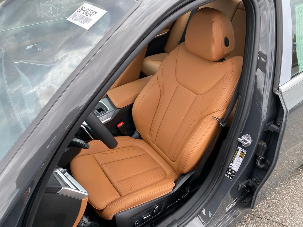 2026 BMW 3 Series 330i - Photo 11