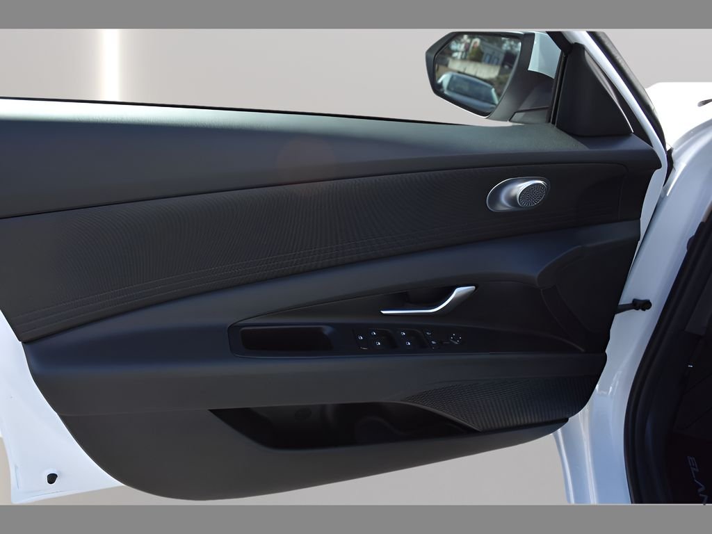 New 2026 Serenity White Hyundai SE image 44