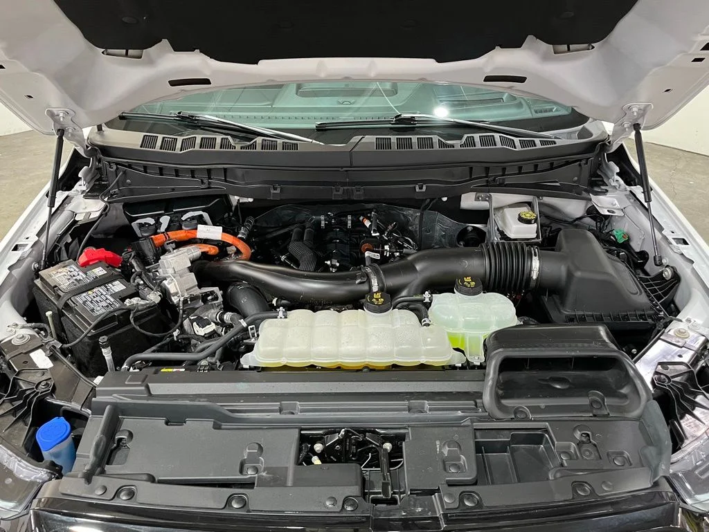 Used 2025 White Ford Platinum image 6