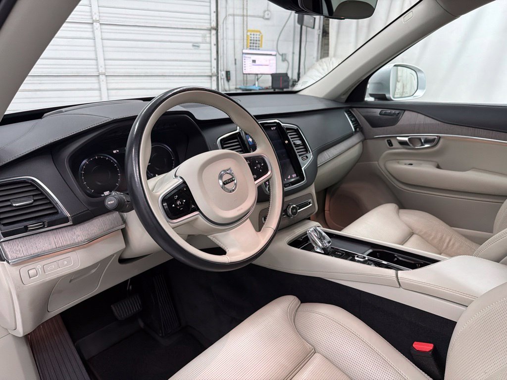 Used 2021 Silver Volvo T8 Inscription 7 Passenger image 13