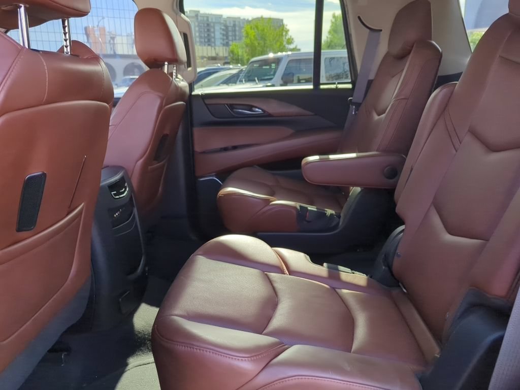Used 2015 CRYSTAL RED TINTCOAT Cadillac Premium image 9