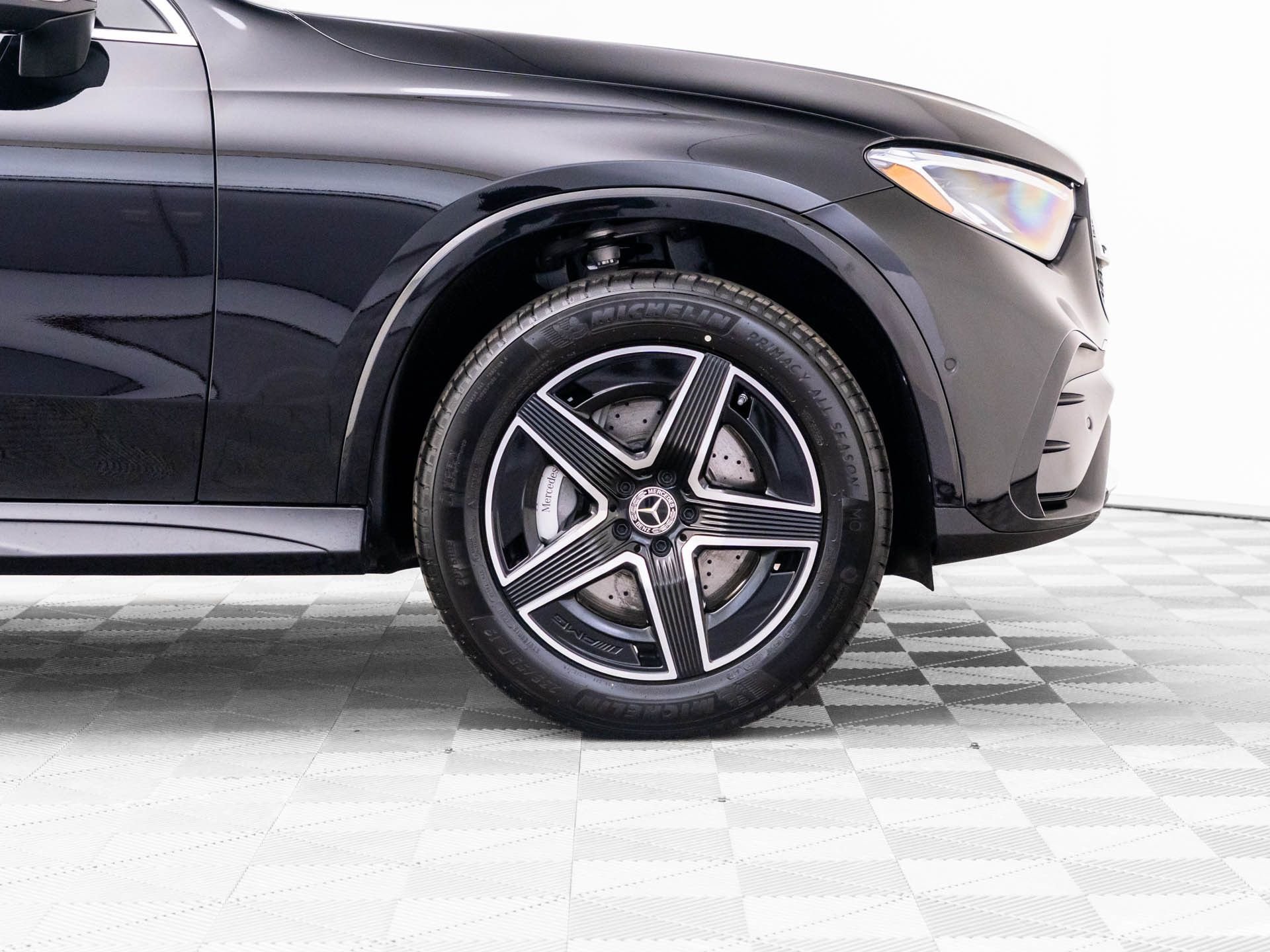 New 2026 Black Mercedes-Benz GLC 300 image 38
