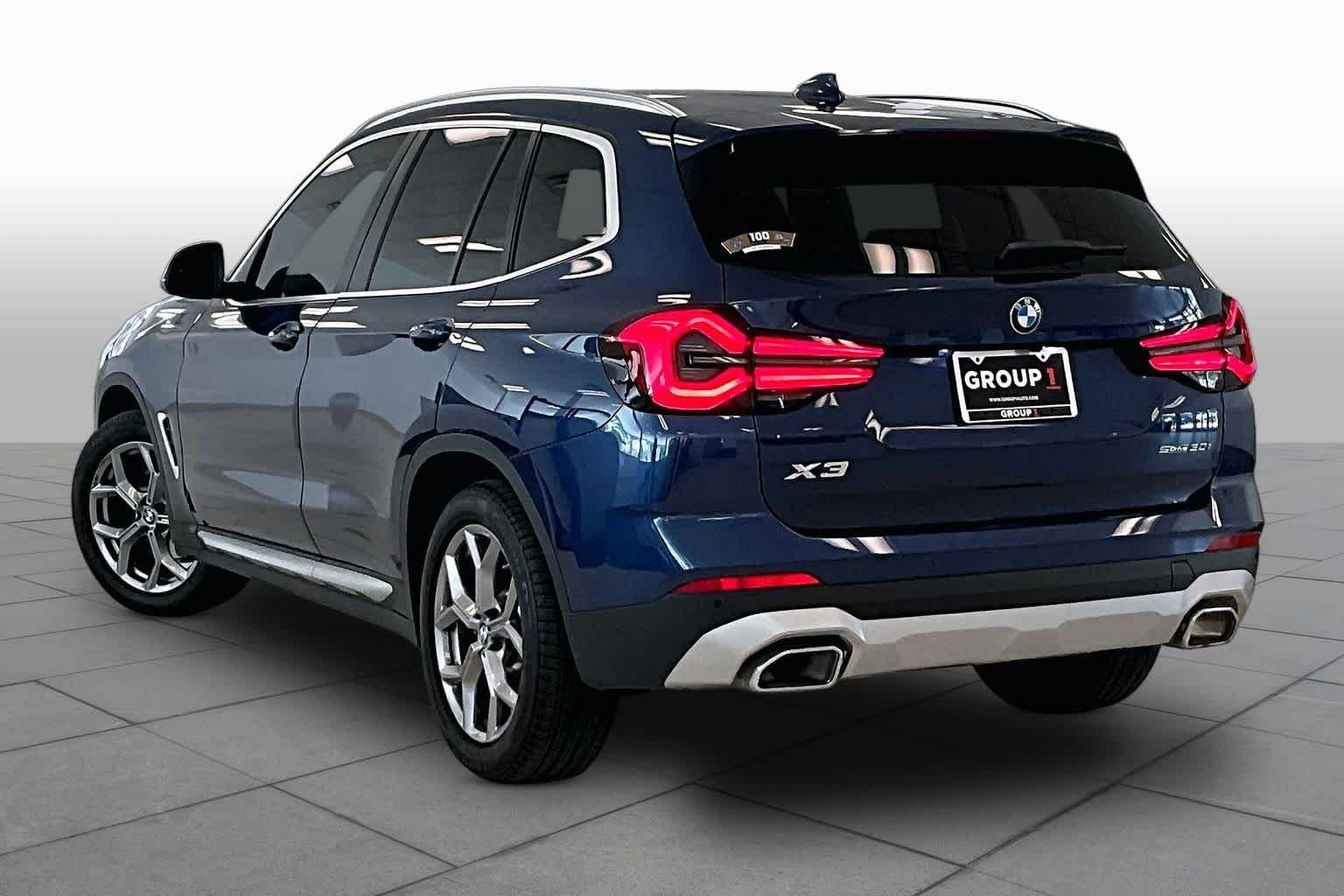 Used 2024 Phytonic Blue Metallic BMW sDrive30i image 11