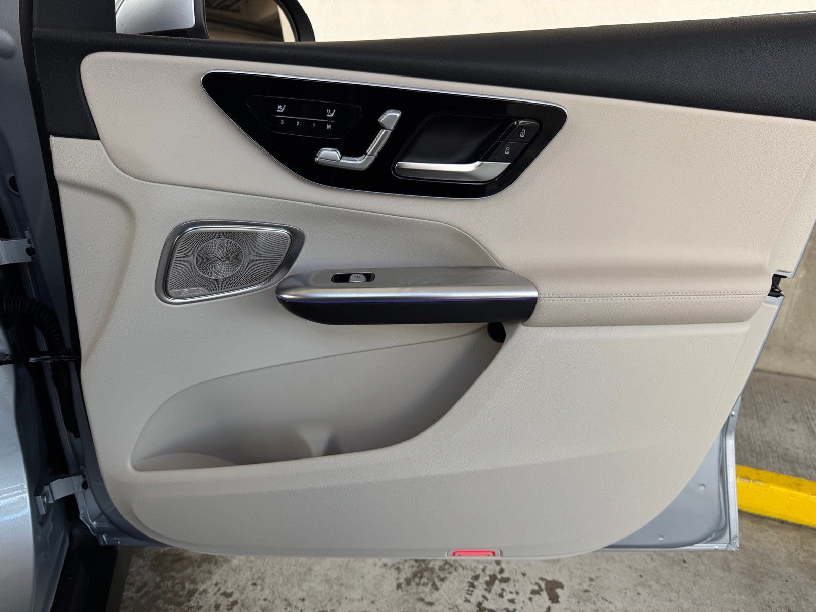 New 2026 Cirrus Silver Metallic Mercedes-Benz GLC 300 image 19