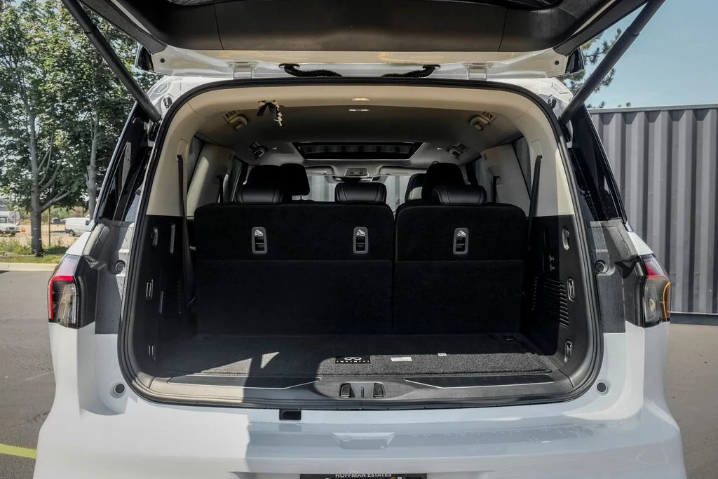 New 2027 RADIANT WHITE INFINITI Pure 4WD image 10