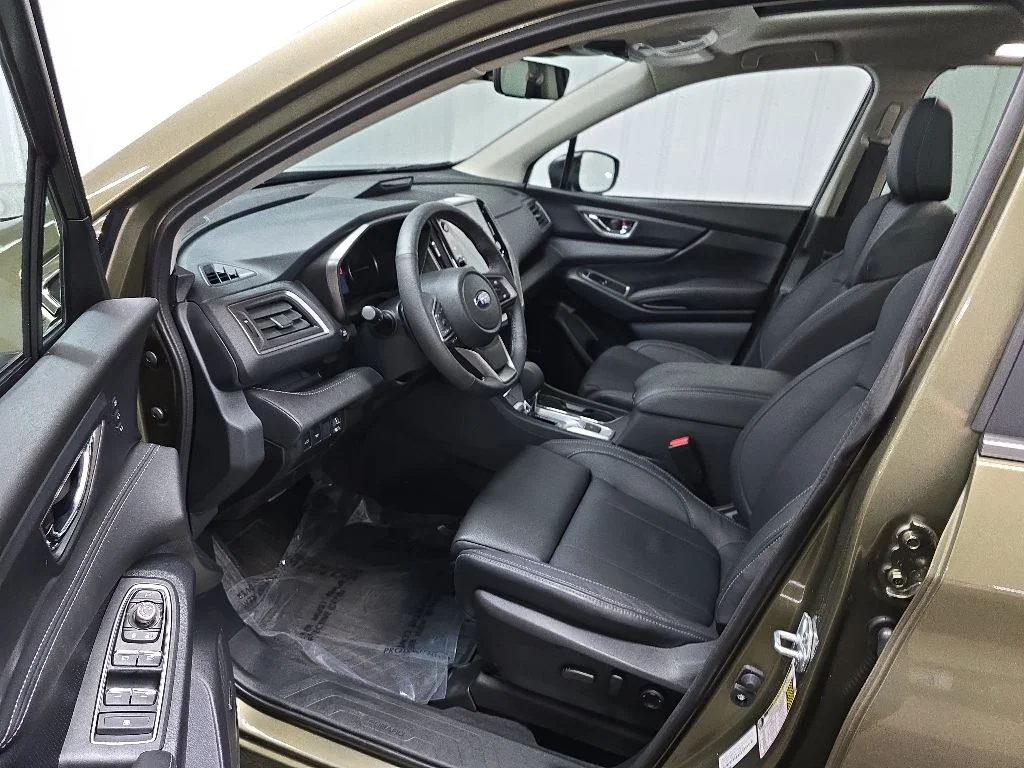 Used 2025 Green Metallic Subaru Limited image 29