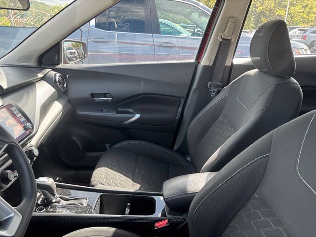Used 2021 Red Nissan SV image 3
