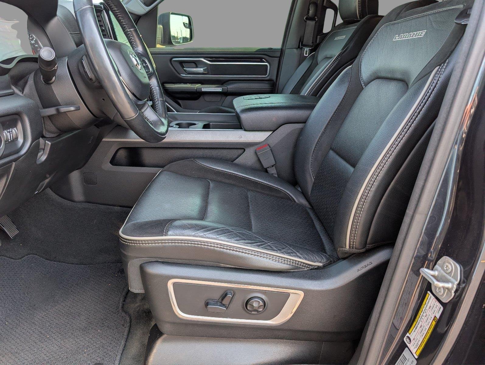 Used 2020 Diamond Black Crystal Pearlcoat Ram Laramie image 3
