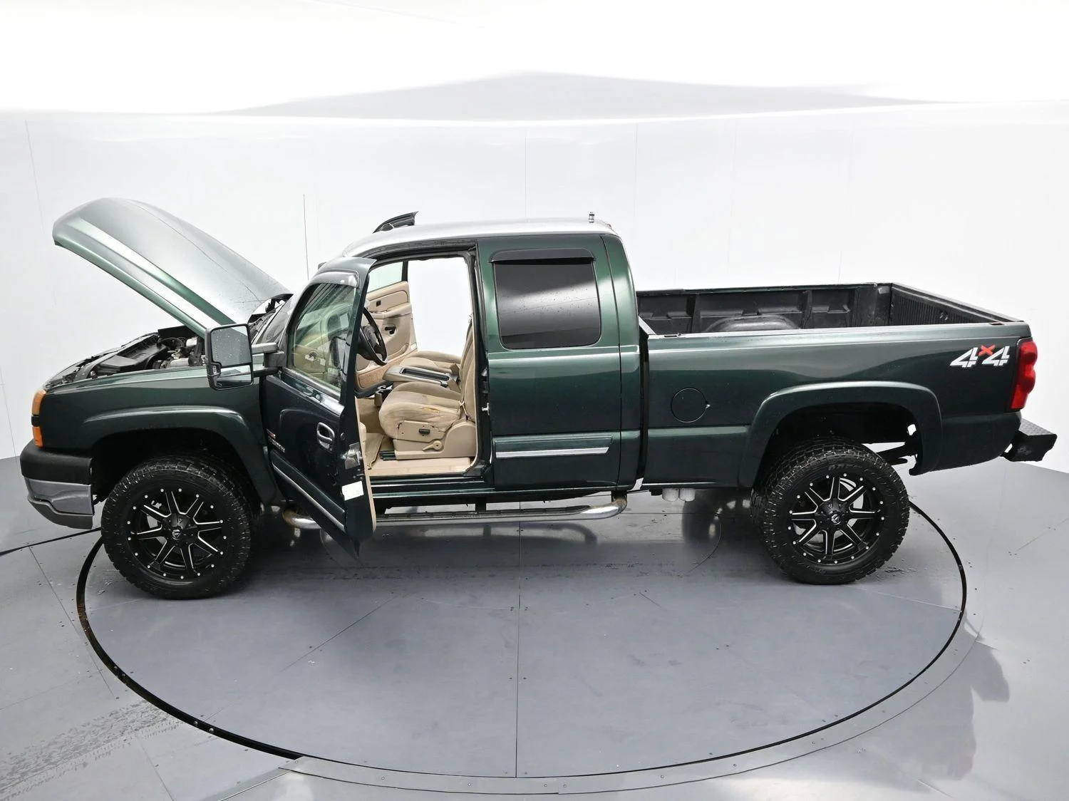 Used 2005 Dark Green Metallic Chevrolet LS image 31