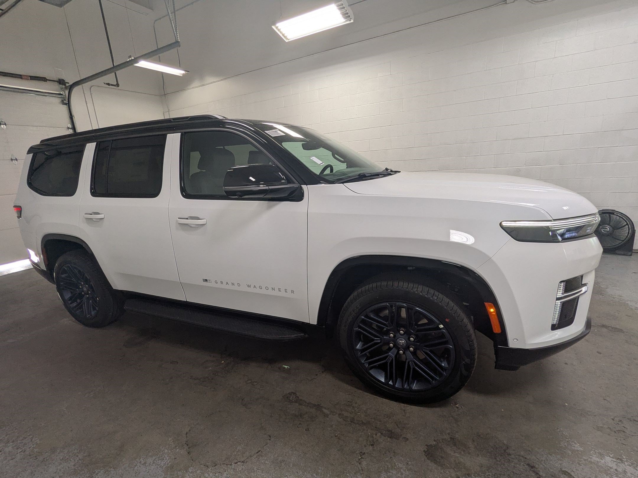 New 2026 Bright White Clear-Coat Exterior Paint Jeep 85th Anniversary image 3