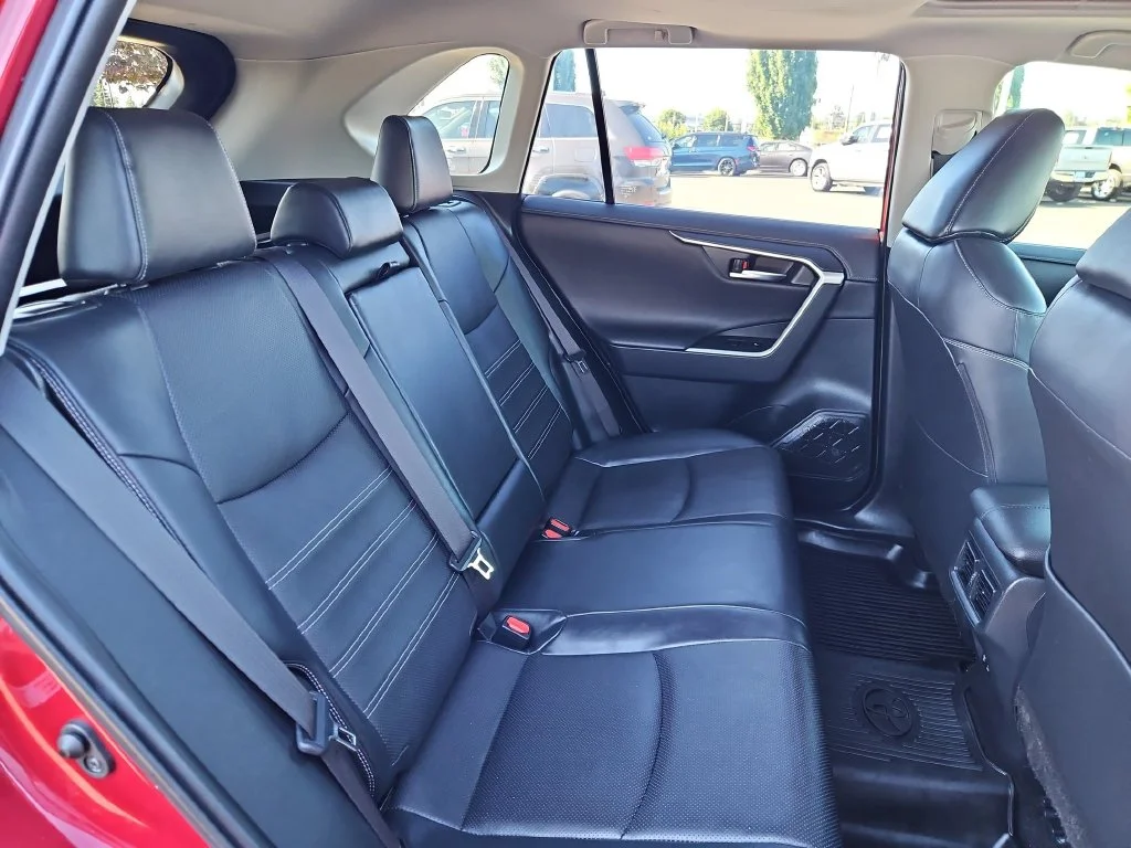Used 2019 Pearl Toyota Limited image 27