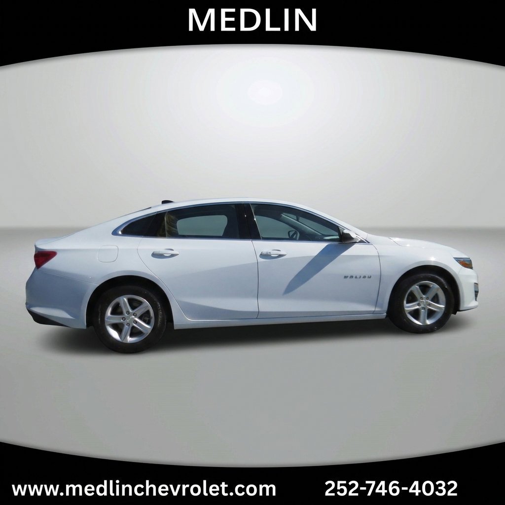 Used 2021 Summit White Chevrolet LS image 11