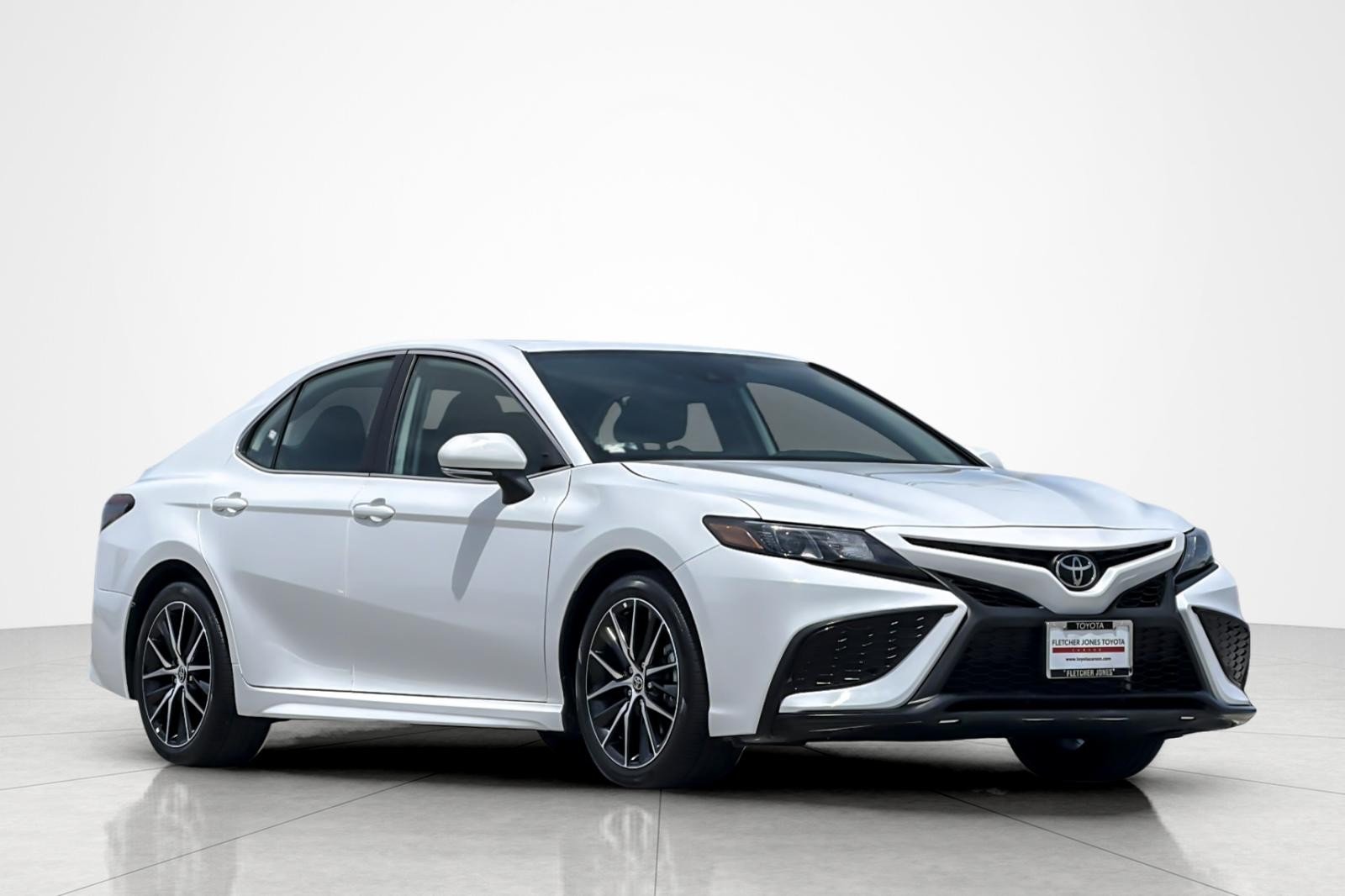 Used 2023 Ice Cap Toyota SE image 7