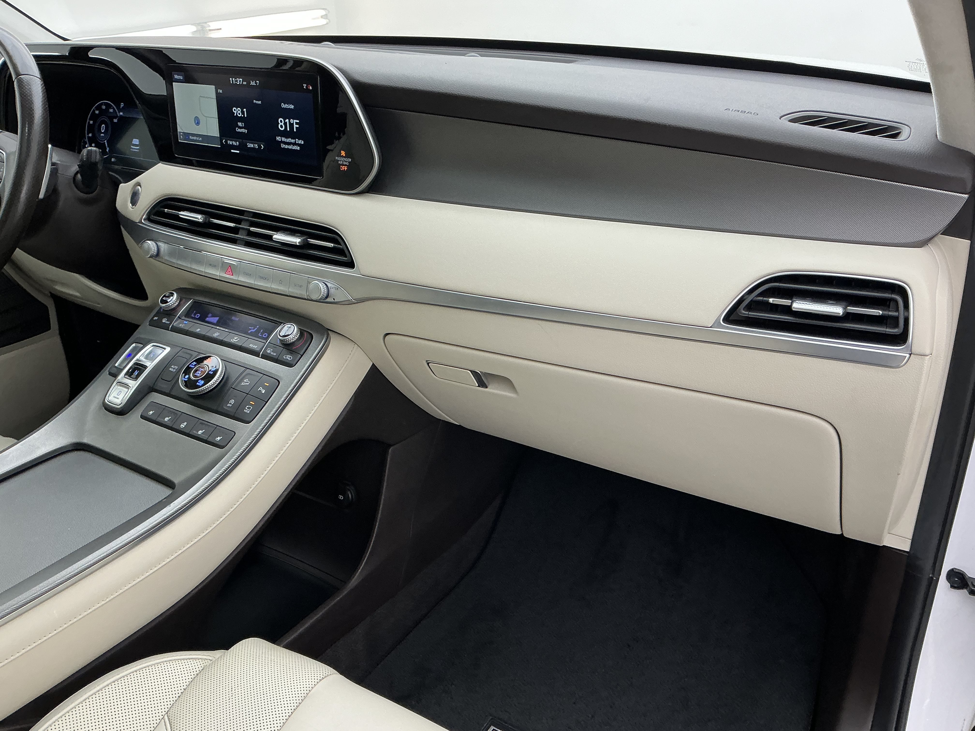 Used 2020 Hyper White Hyundai Limited image 23