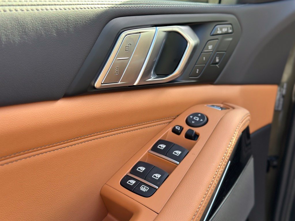 New 2027 Manhattan Green Metallic BMW xDrive40i image 19