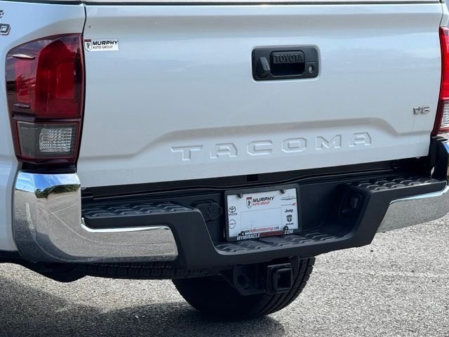 Used 2018 White Toyota TRD Off-Road image 13