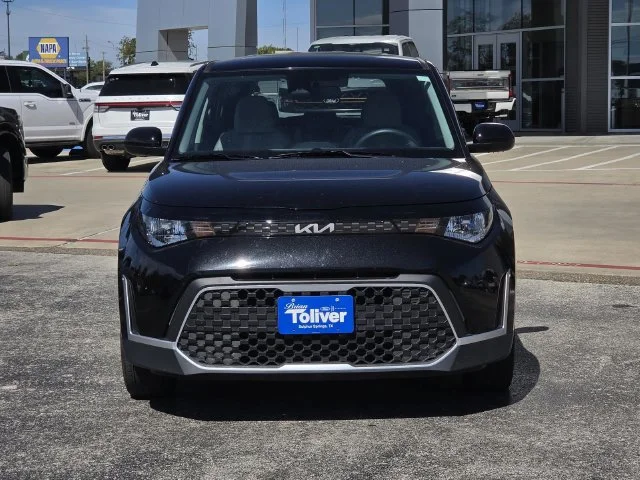 Used 2025 Fusion Orange Kia LX image 3