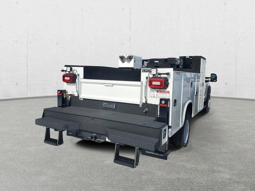 New 2025 Oxford White Ford F-550® XL image 3