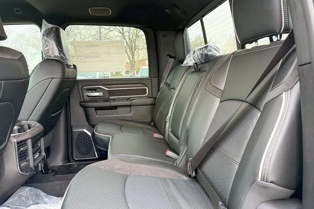 New 2026 Diamond Black Crystal Pearl-Coat Exterior Paint RAM Laramie image 25