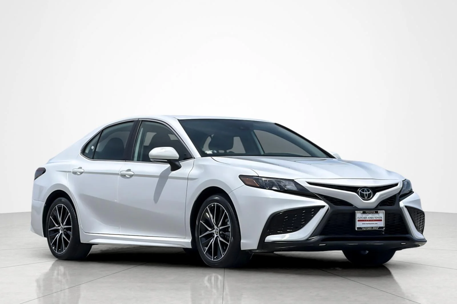 Certified Used 2023 Ice Cap Toyota SE image 7