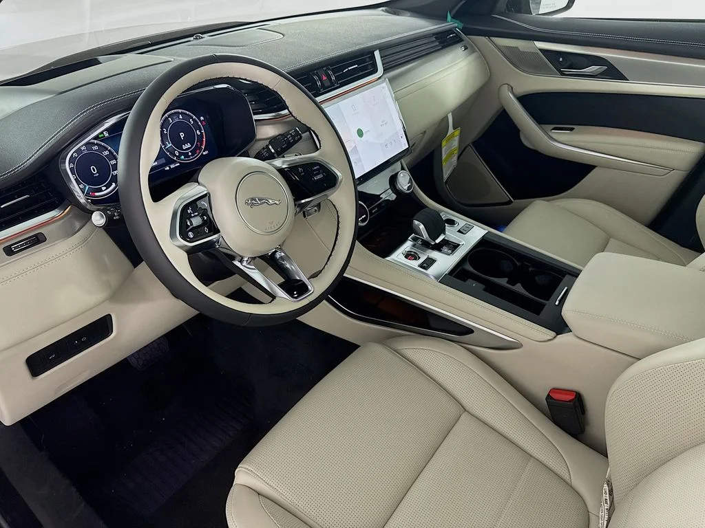 2026 Jaguar F-Pace R-Dynamic S - Photo 9