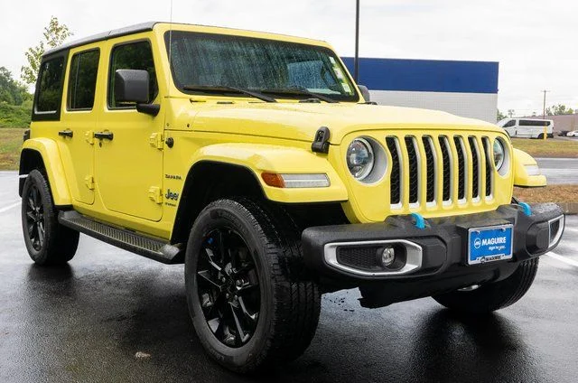 Used 2023 High Velocity Clearcoat Jeep Sahara 4xe image 4