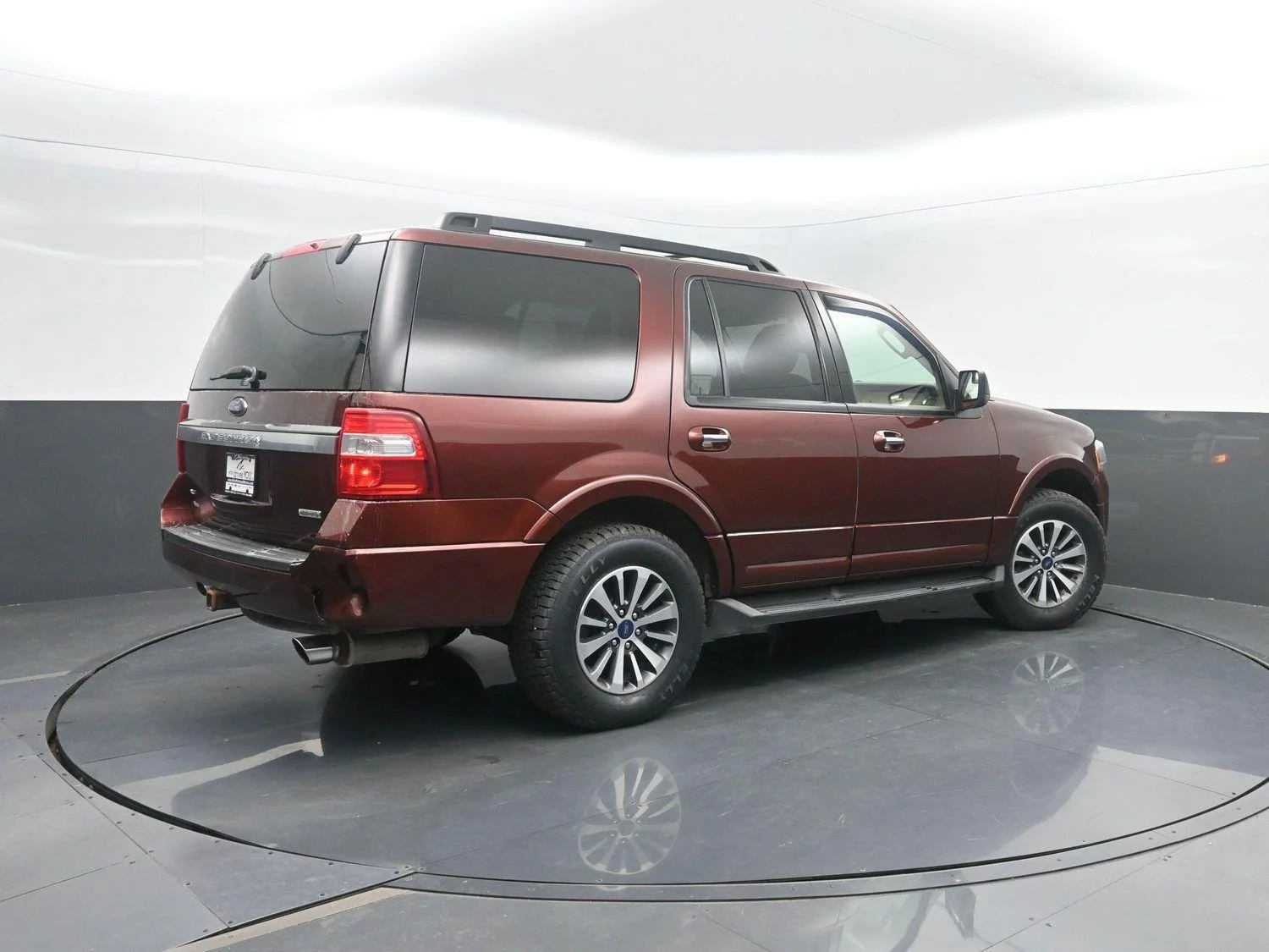 Used 2017 Ford Expedition XLT with VIN 1FMJU1JT1HEA75551 for sale in Charles City, IA