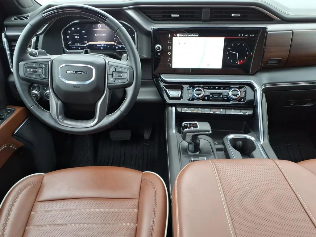 Used 2025 Onyx Black GMC Denali Ultimate image 10