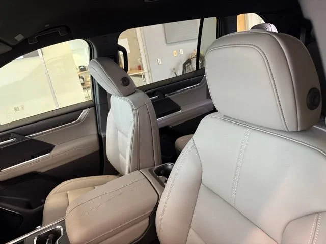 2026 GMC Acadia Elevation - Photo 20