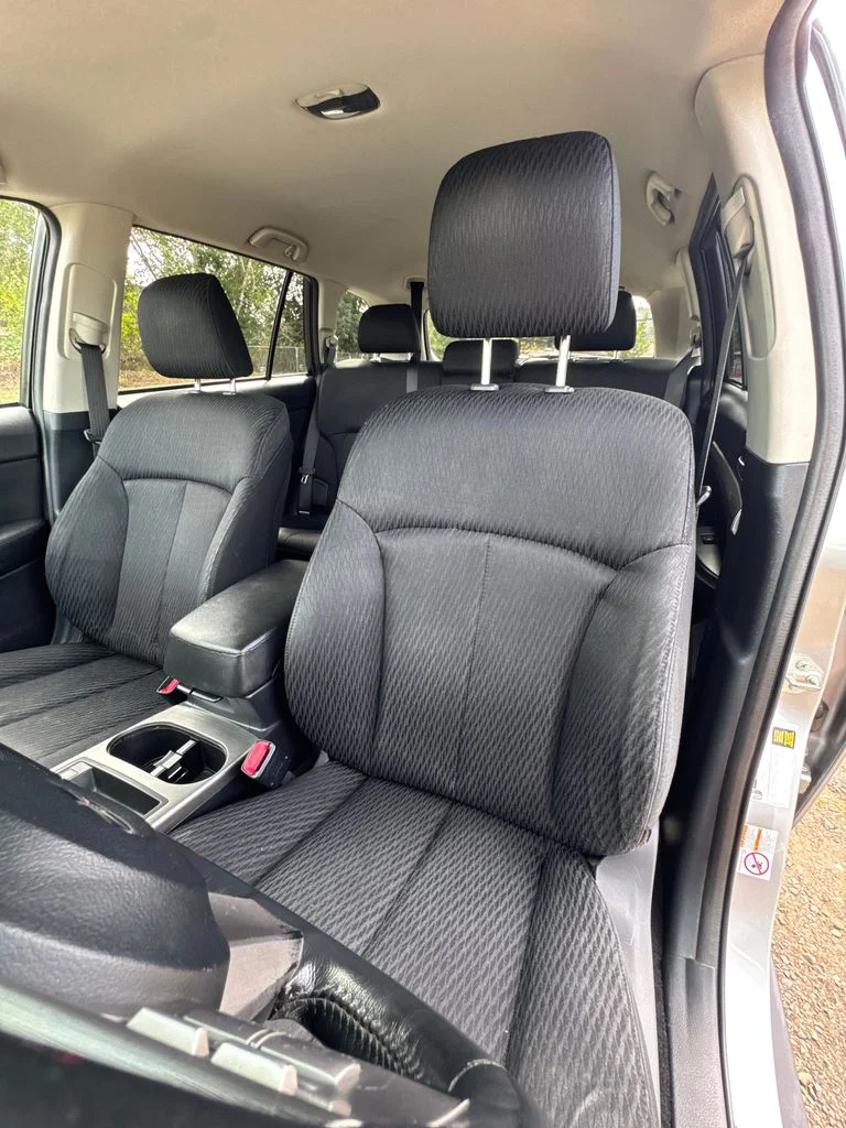 Used 2011 Silver Subaru 2.5i Premium image 30