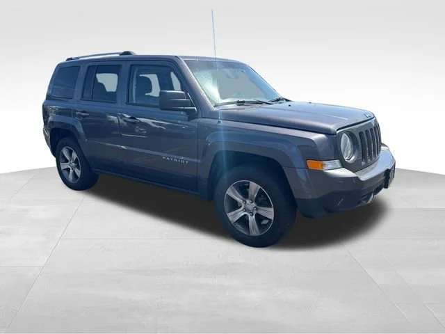 Used 2017 Gray Jeep High Altitude 4x4 image 8