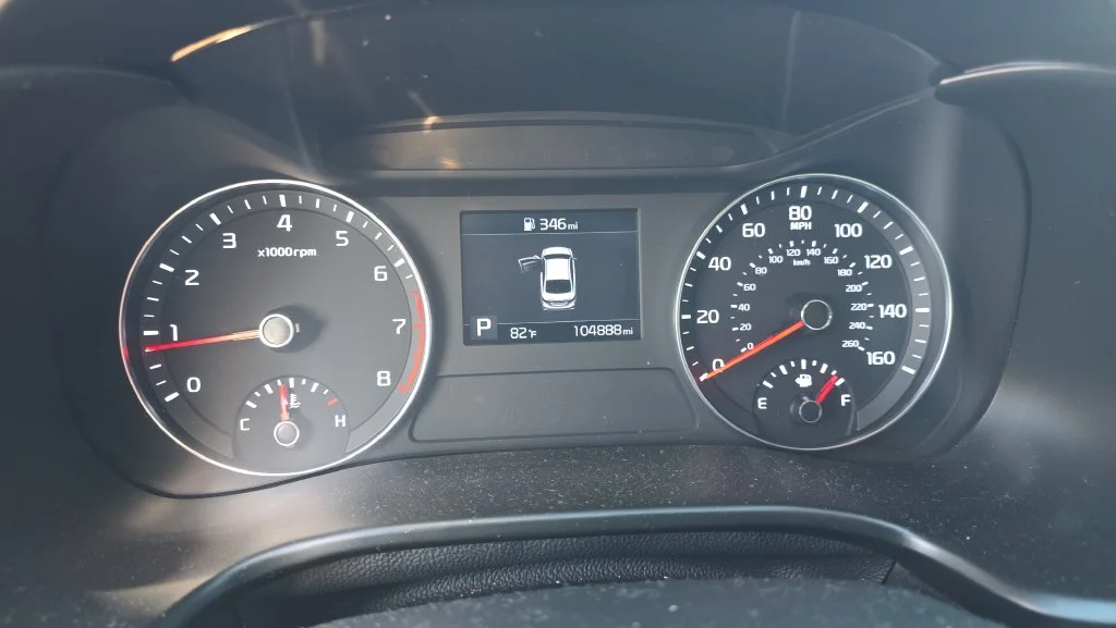 Used 2021 White Kia LXS image 16