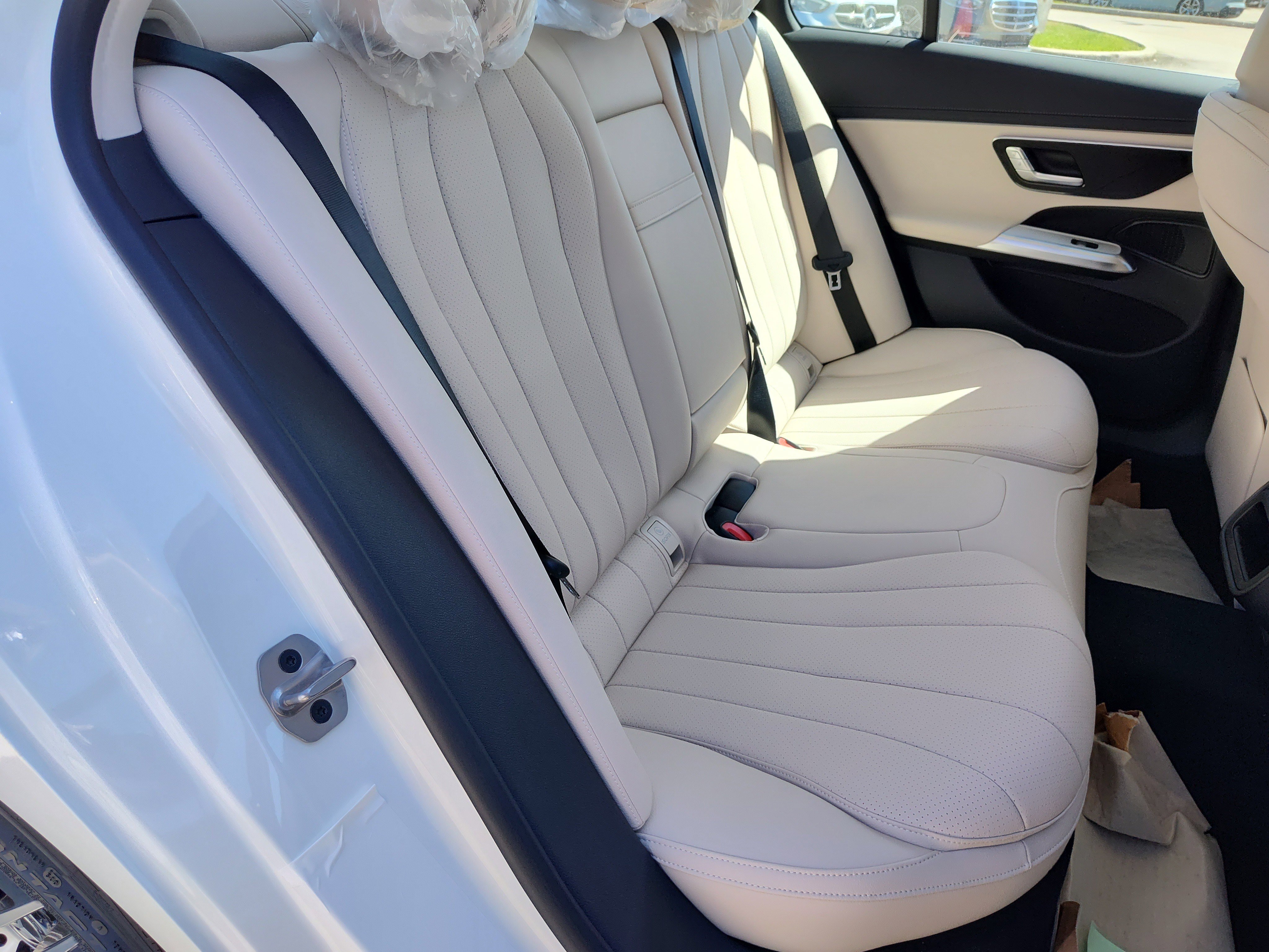New 2026 Polar White Mercedes-Benz E 350 image 28
