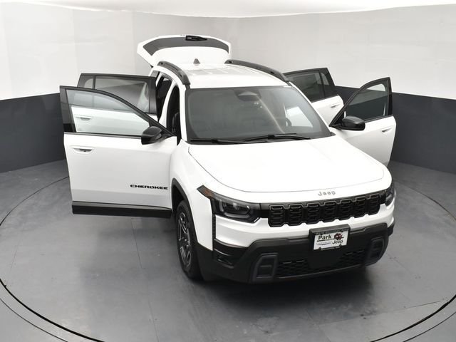 New 2026 Bright White Clear-Coat Exterior Paint Jeep Limited image 25