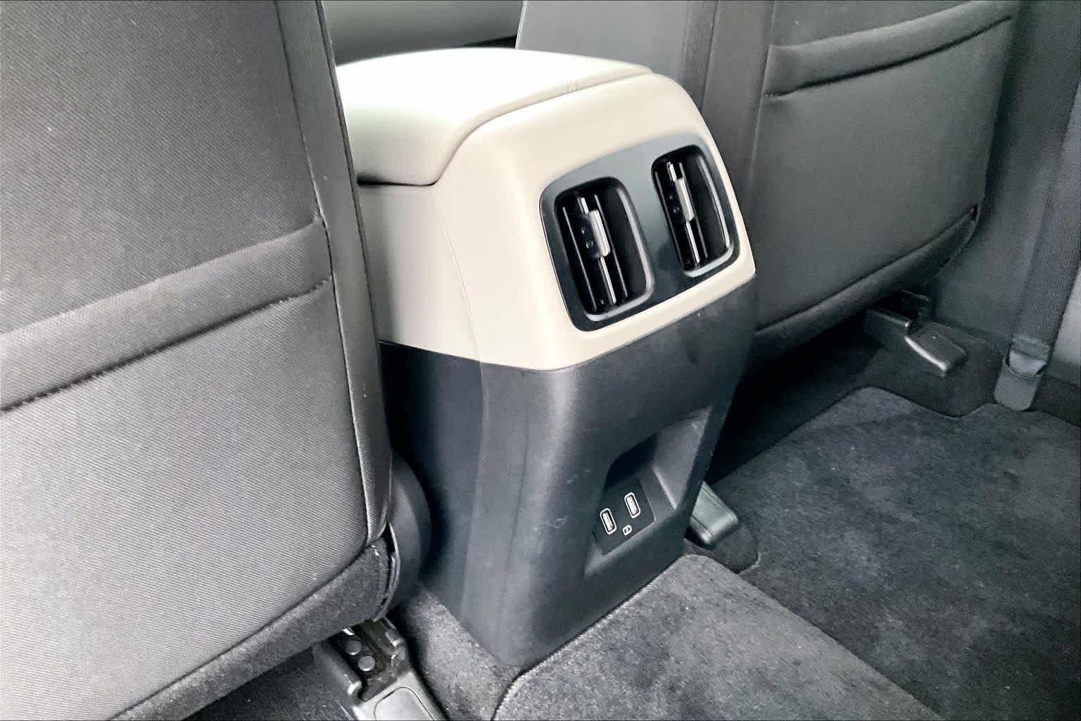 Used 2024 Hampton Gray Hyundai SEL image 32