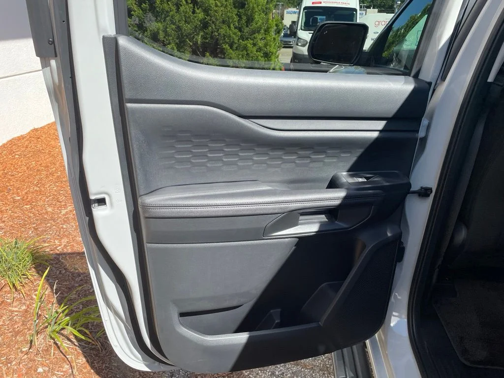 New 2026 AVALANCHE Ford XLT image 30