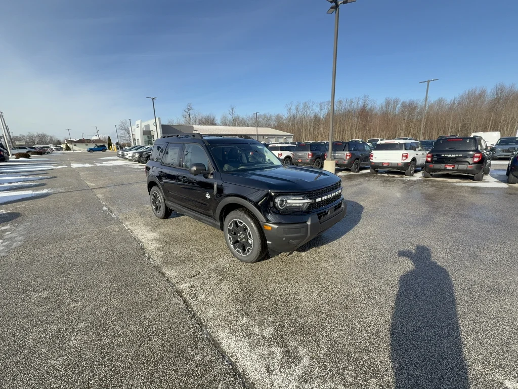 New 2025 Shadow Black Ford Outer Banks image 10