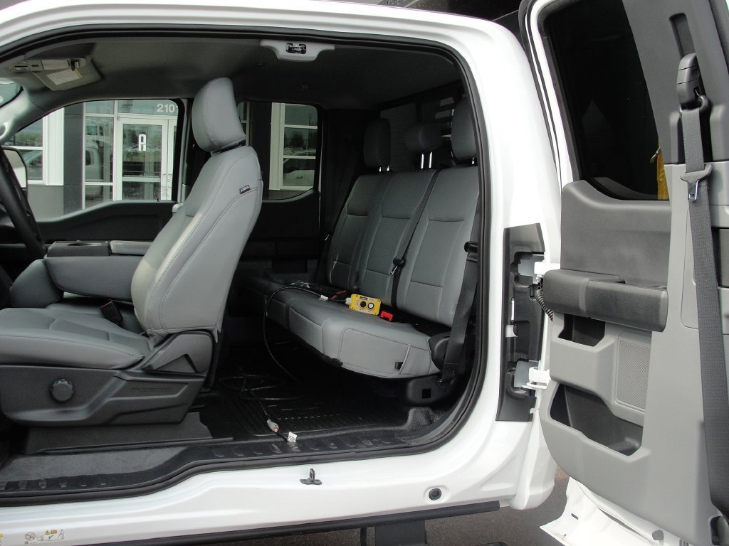 2025 Ford F-550 Super Duty Chassis Cab XL - Photo 15