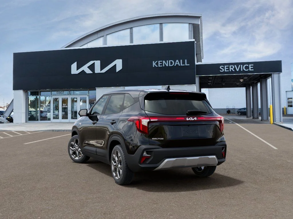 New 2026 Fusion Black Kia LX image 4