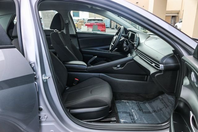 Certified Used 2025 Silver Hyundai SE image 17