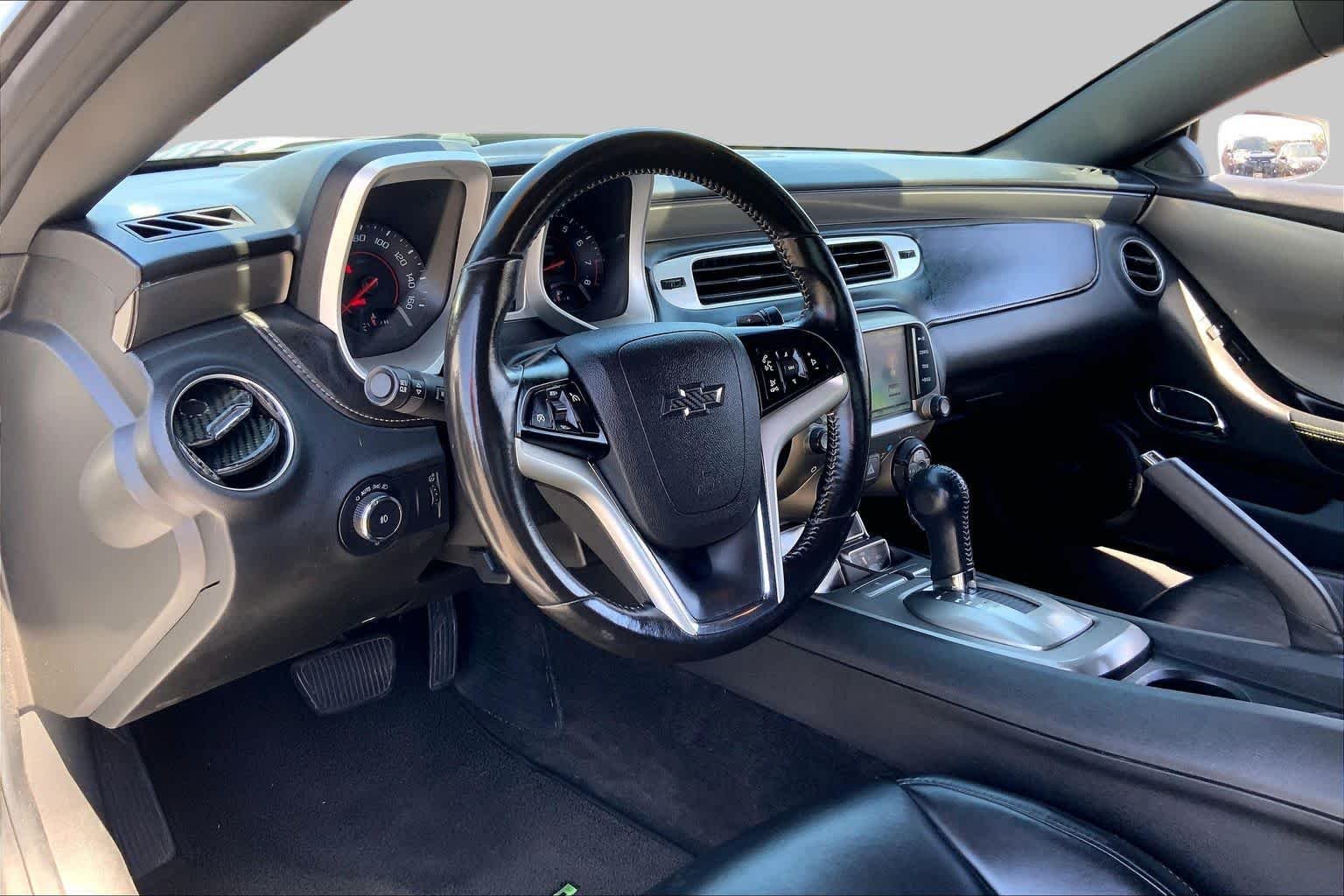 Used 2014 Silver Ice Metallic Chevrolet LT image 13