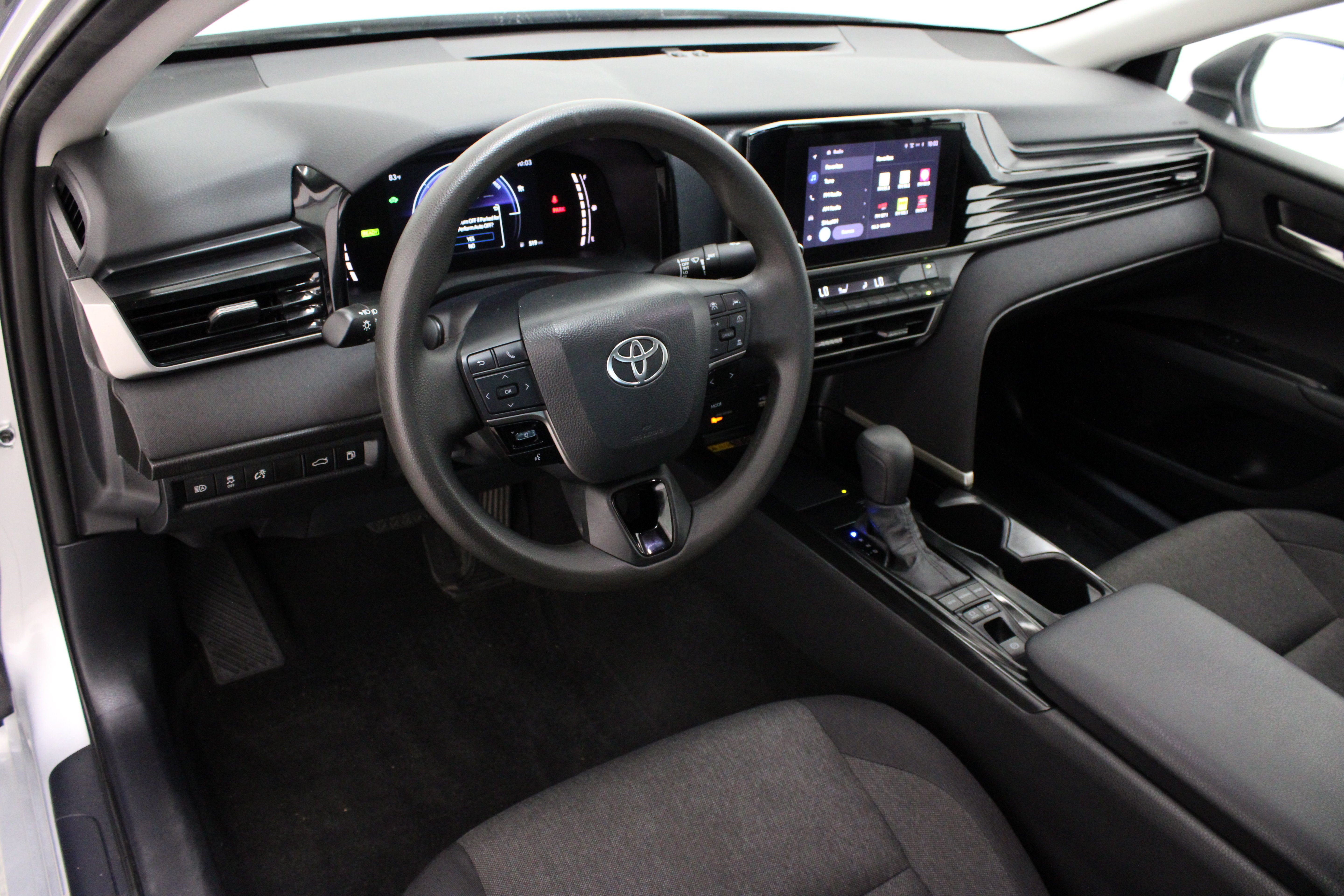 Used 2025 Silver Toyota LE 2.5L/Electric image 13