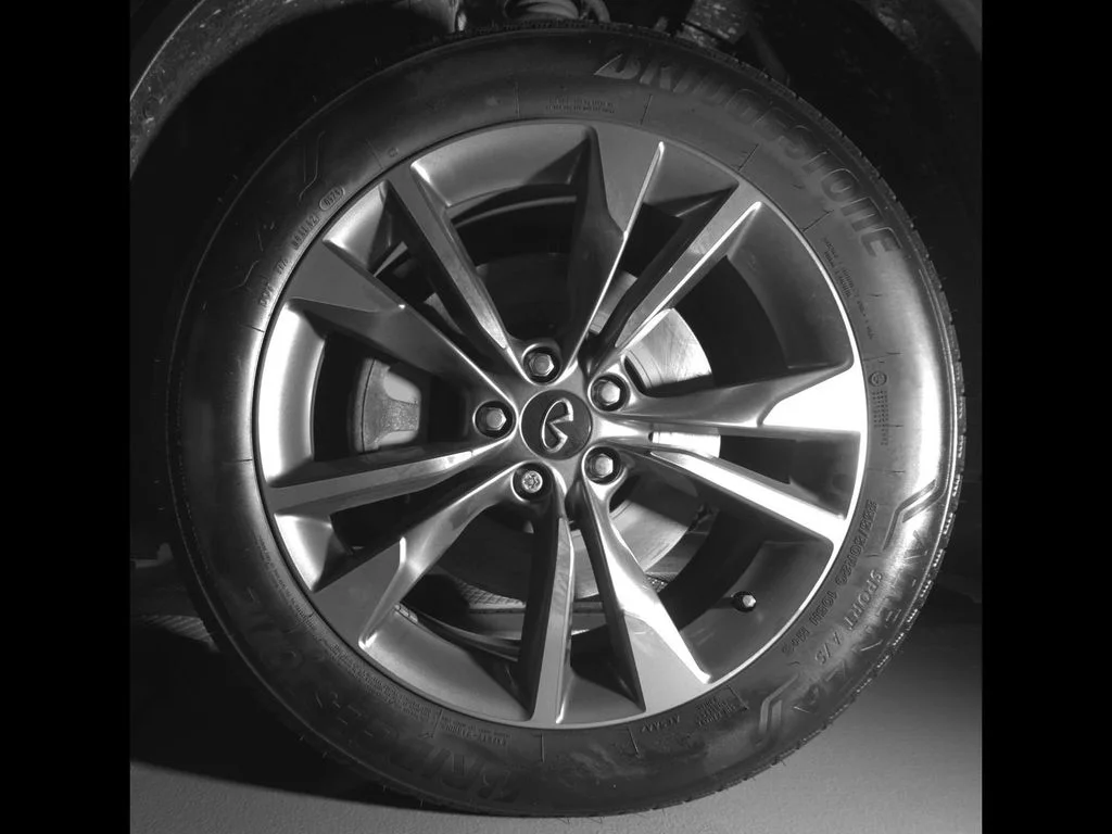 Used 2024 Silver INFINITI LUXE image 10