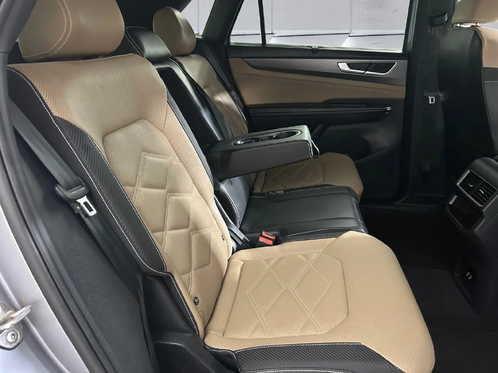 Used 2024  Volkswagen 2.0T SE w/Technology image 16