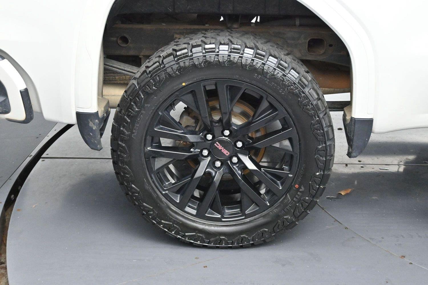 Used 2020 White Frost Tricoat GMC Denali image 36