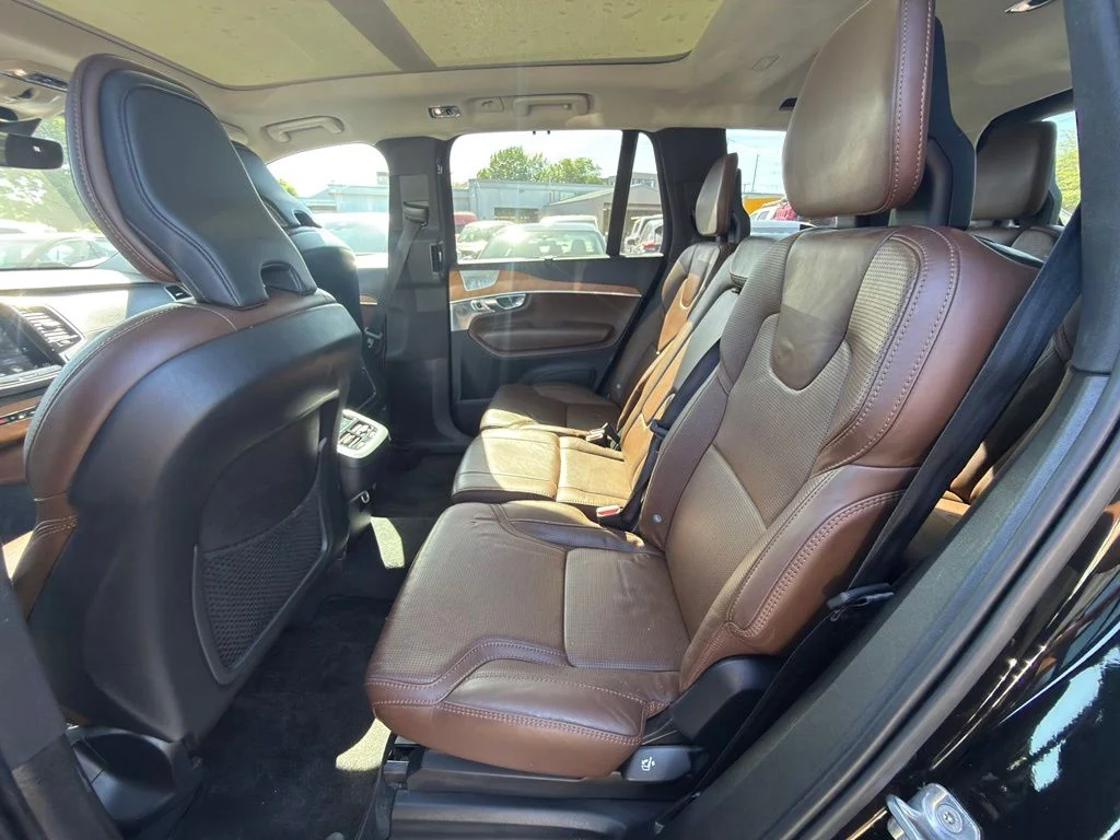 Used 2019 Black Volvo T6 Inscription image 7