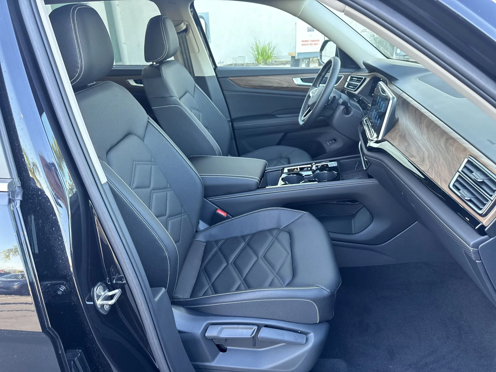 New 2026 Deep Black Pearl Volkswagen 2.0T SE w/Technology image 19