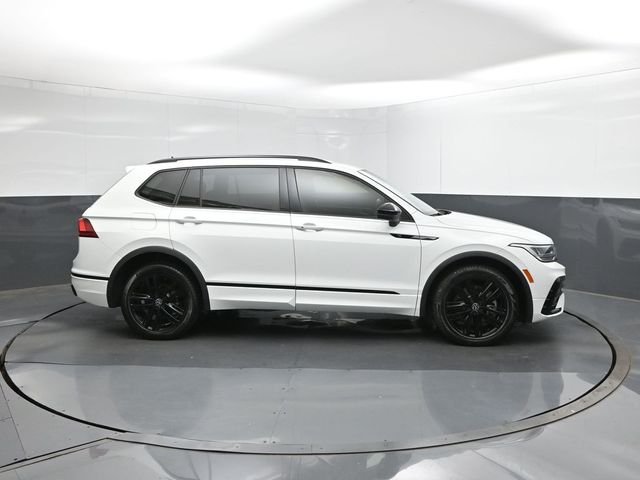 Used 2022 White Volkswagen 2.0T SE R-Line Black image 15